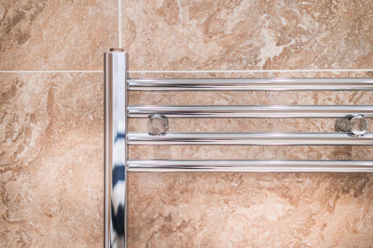 Two Bedroom Apartment with 2 Bathrooms
