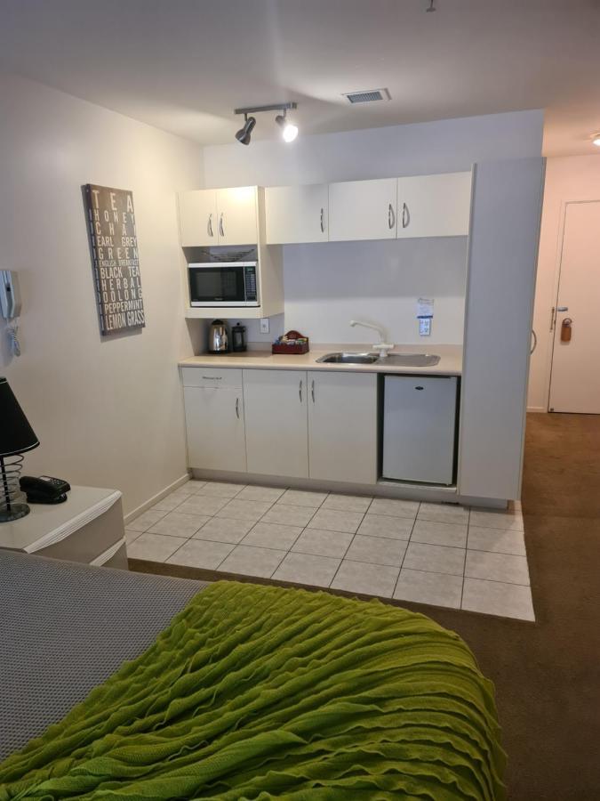 Deluxe Studio
