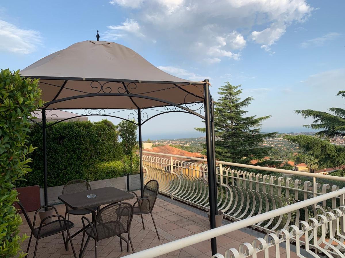Appartamento Monolocale con Terrazza e Vista Mare