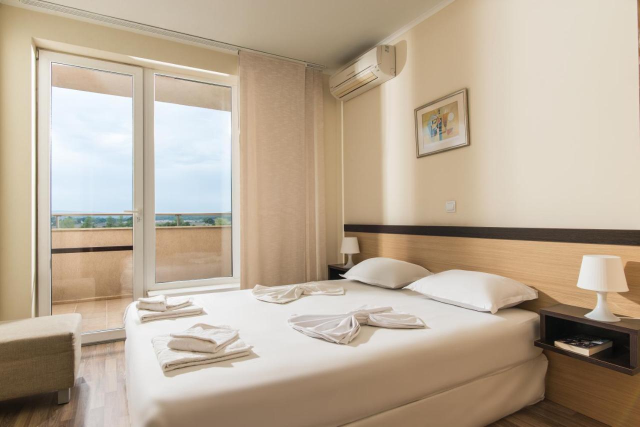 Two-Bedroom Apartment Exclusive Sea View