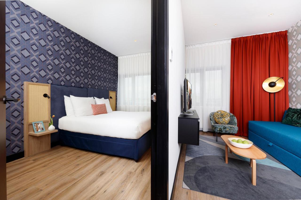One-Bedroom Apartment,1036062793:JPEG