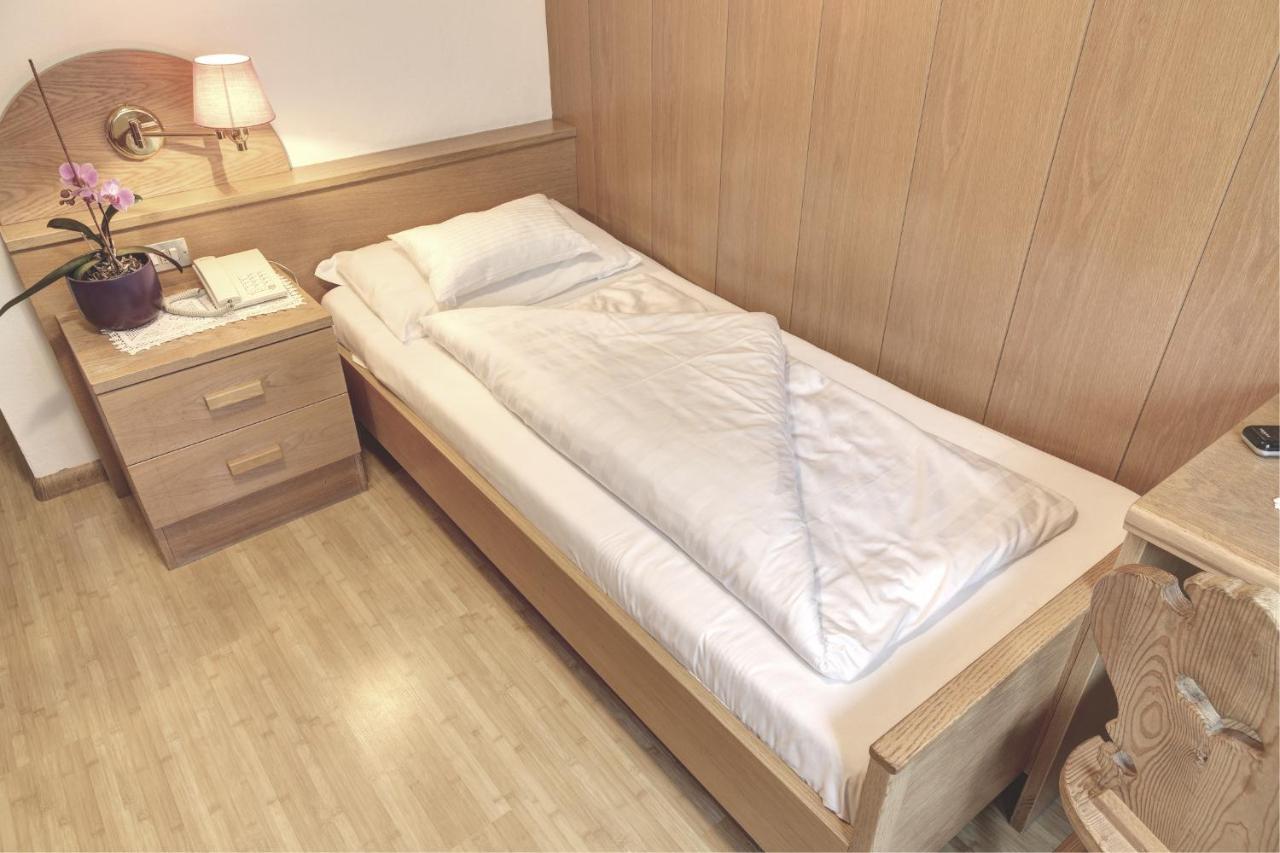 Single Room,1588254253:JPEG