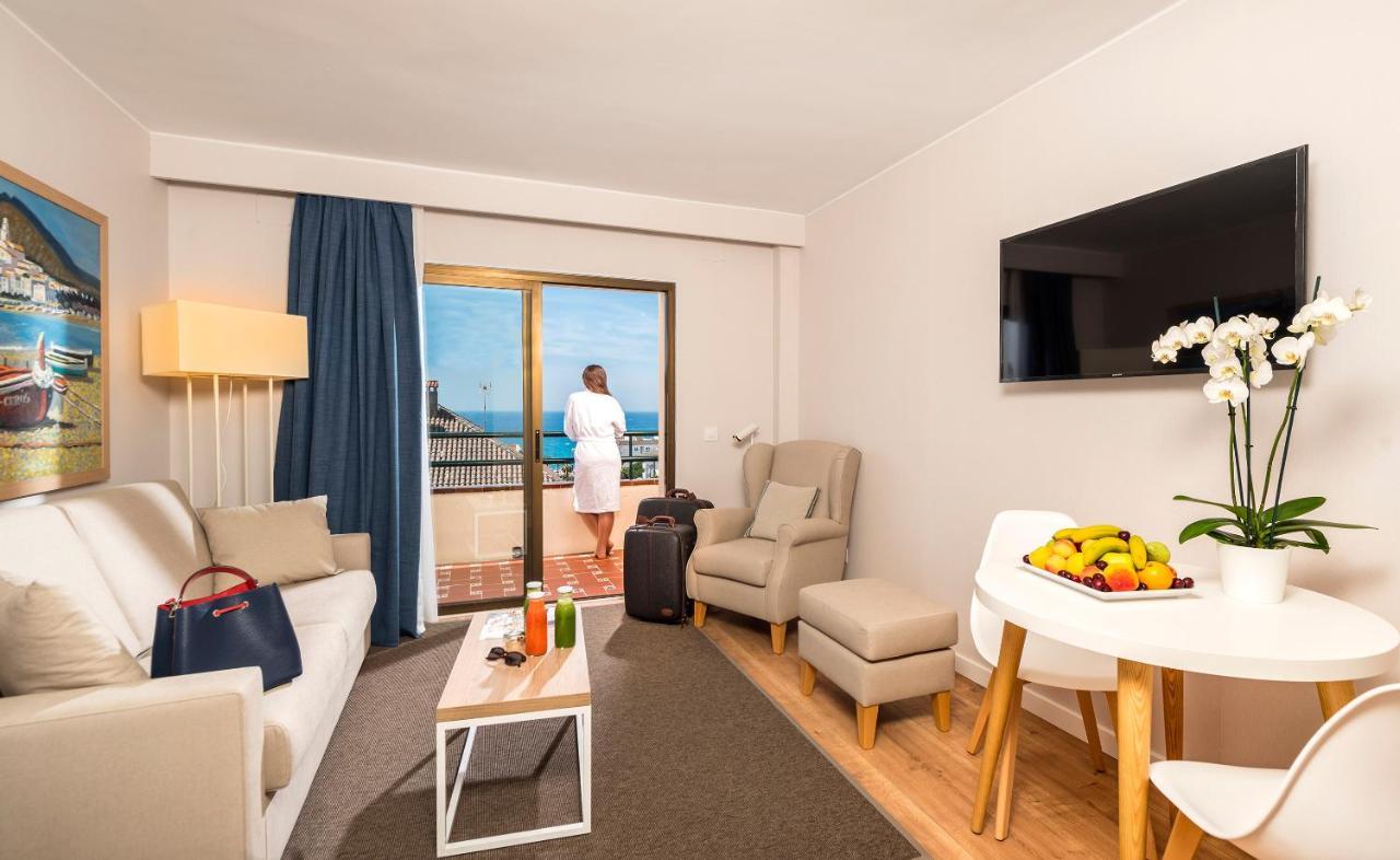 Deluxe Double Room with Balcony and Sea View,1077399388:JPEG