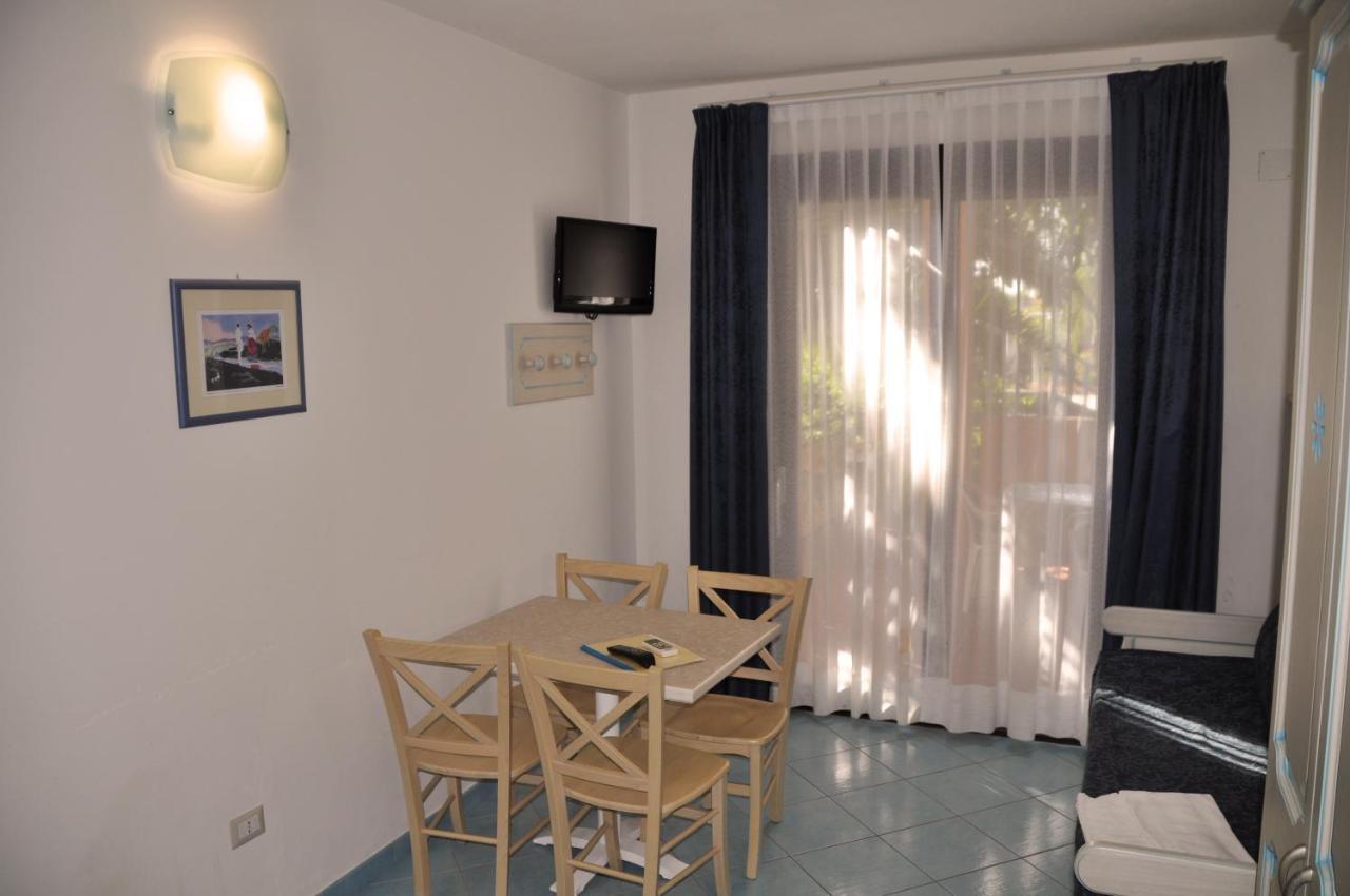 Studio (4 Adults)