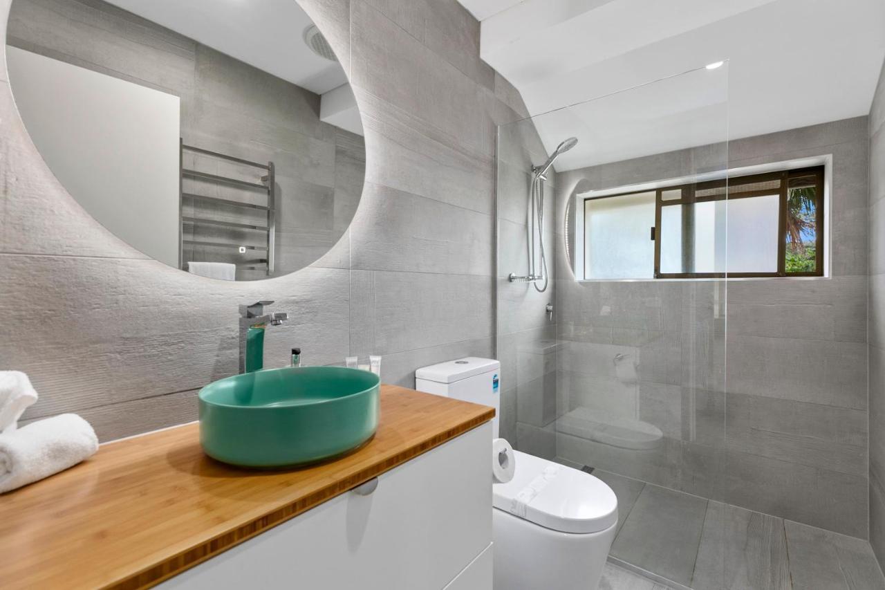 Three Bedroom Premium apartment with water view