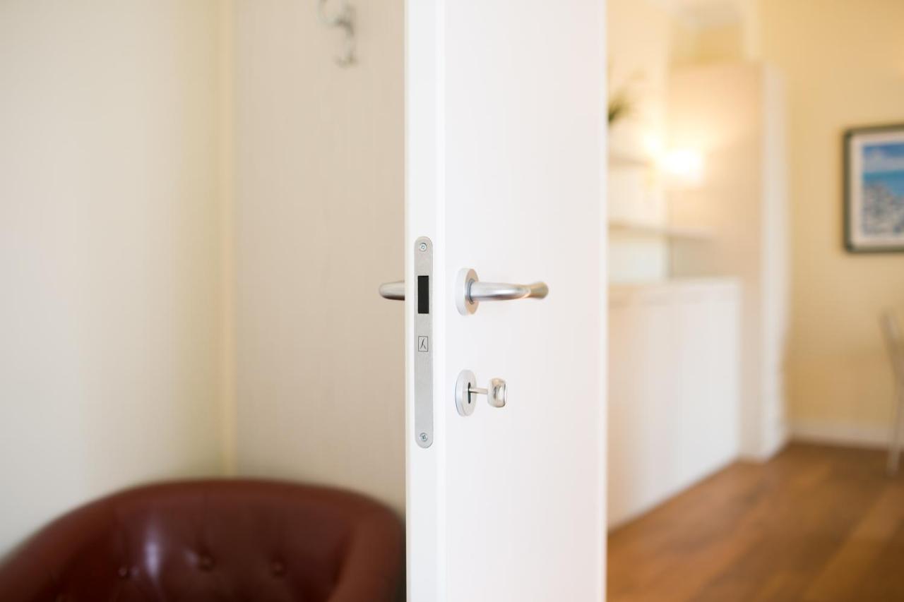 One-Bedroom Apartment,1089984840:JPEG