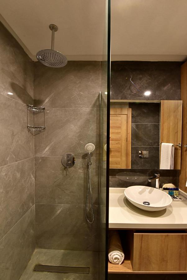 Two-Bedroom Apartment with Garden or Pool View