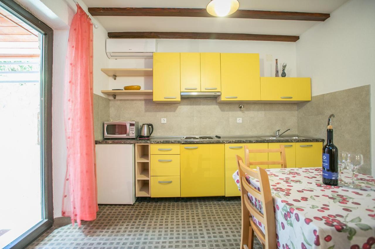 One-Bedroom Apartment (4 Adults)