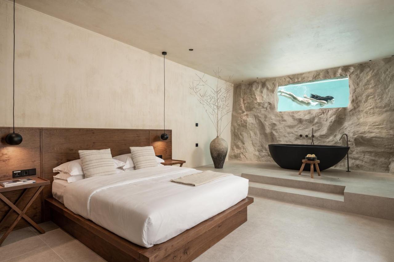 Signature Suite Private Pool,1128760515:JPEG