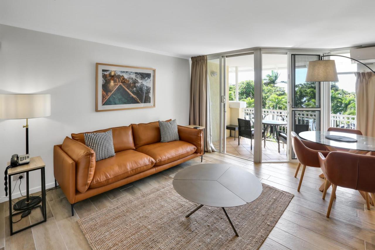 Deluxe One-Bedroom Apartment - Beach Front