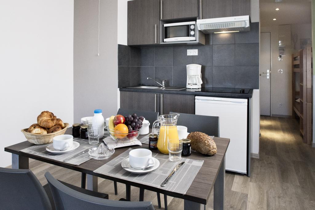 One-Bedroom Apartment,418874307:JPEG