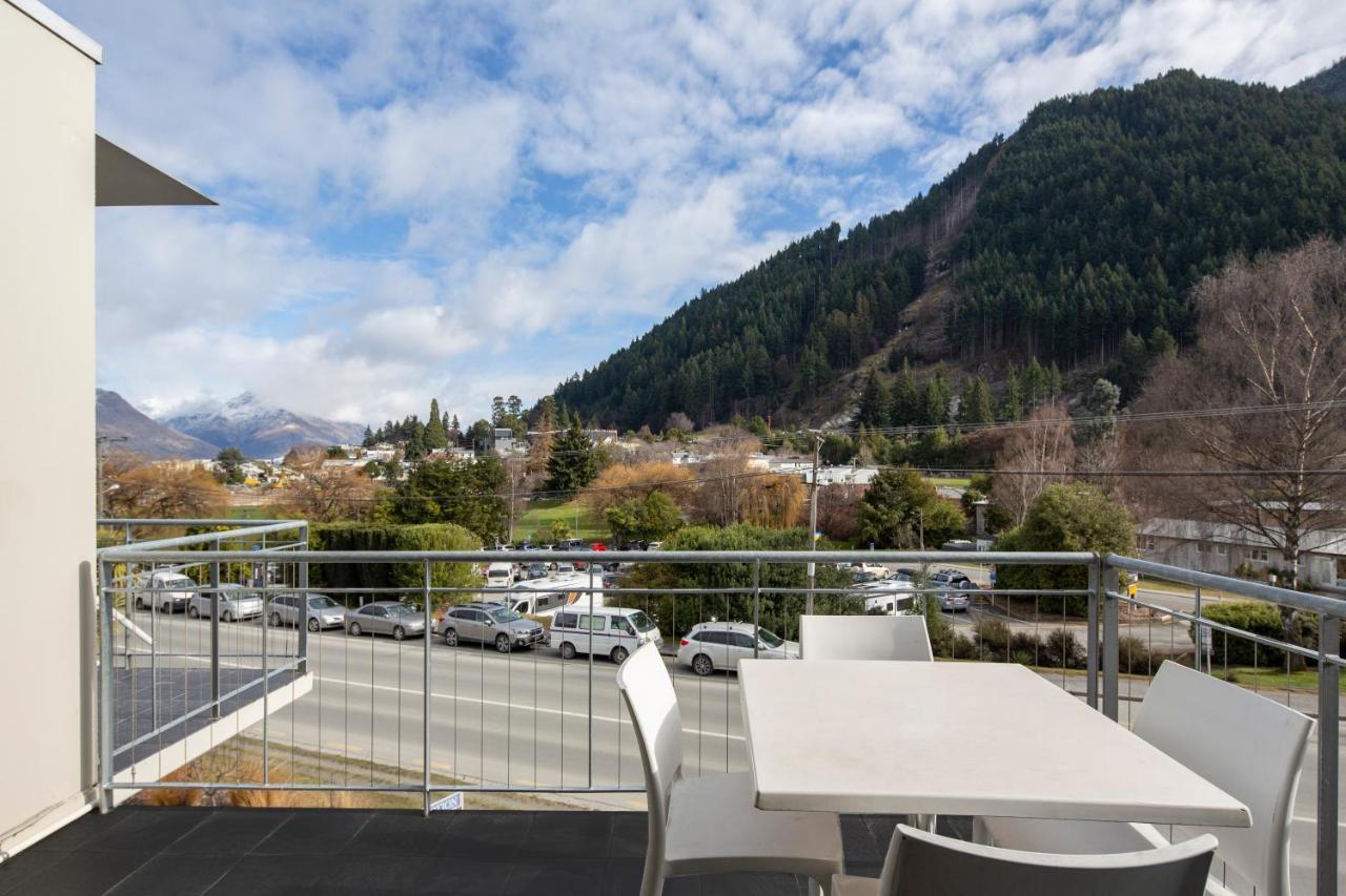 Superior One-Bedroom Apartment