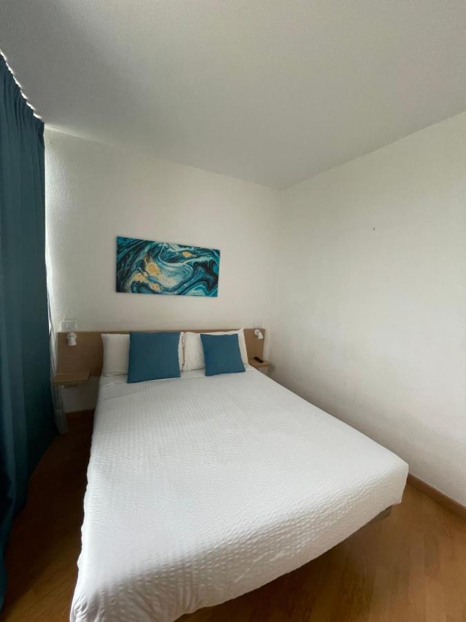 Apartment with Street View,1162870365:JPEG