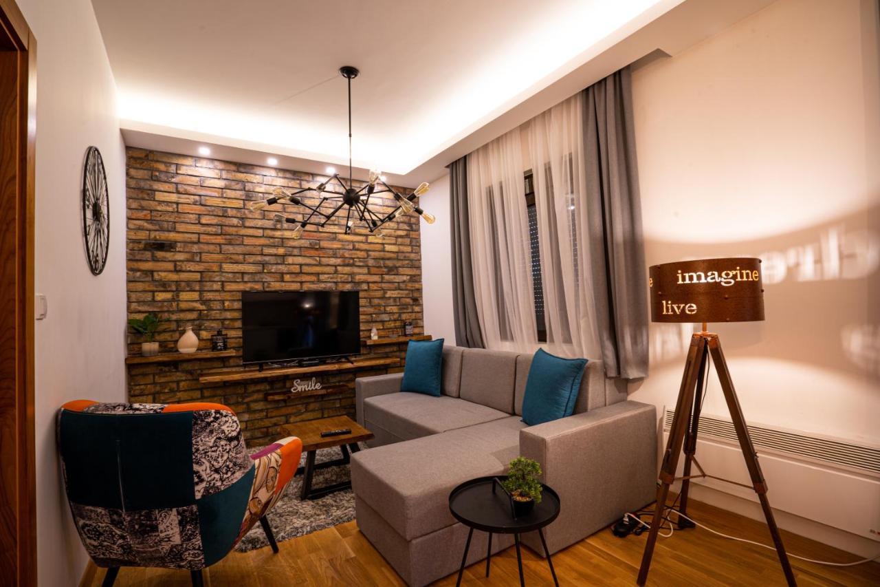 One-Bedroom Standard Apartment