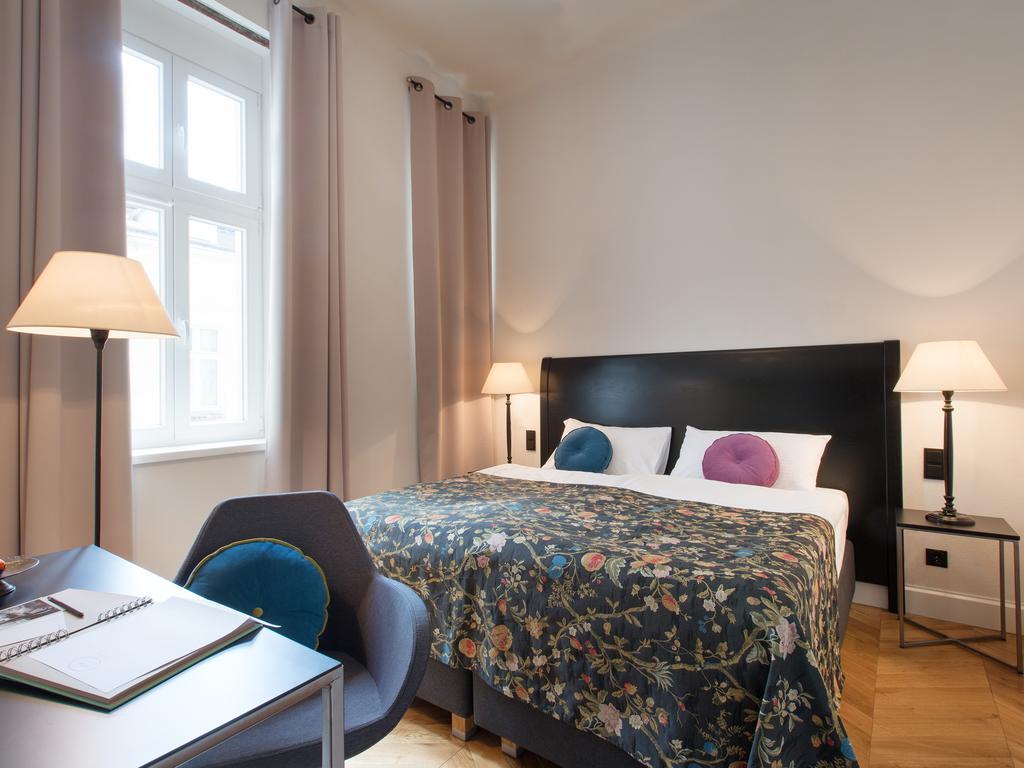 One-Bedroom Apartment,118291219:JPEG
