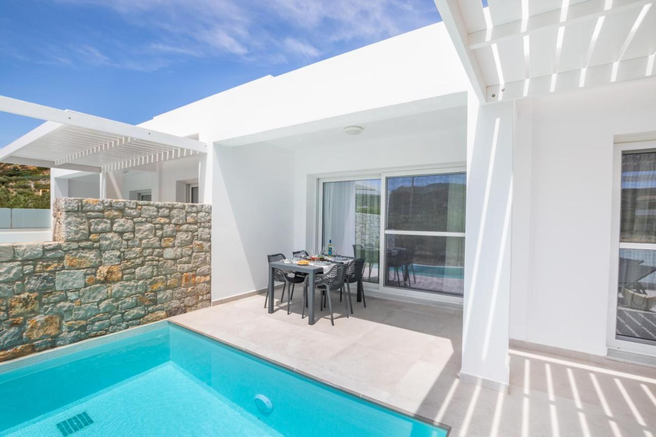 Suite with Private Pool,1184758150:JPEG