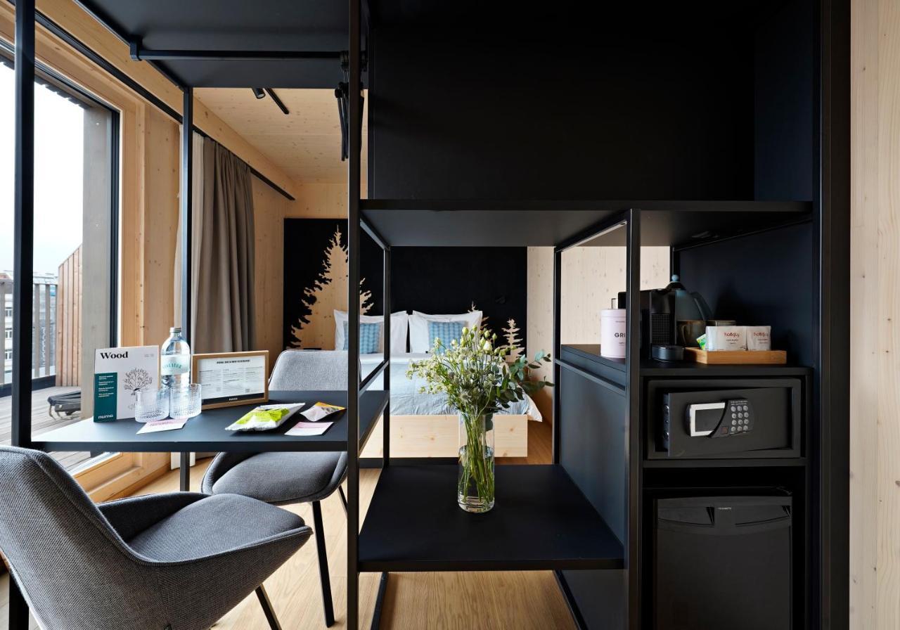 Großes Zimmer mit Terrasse