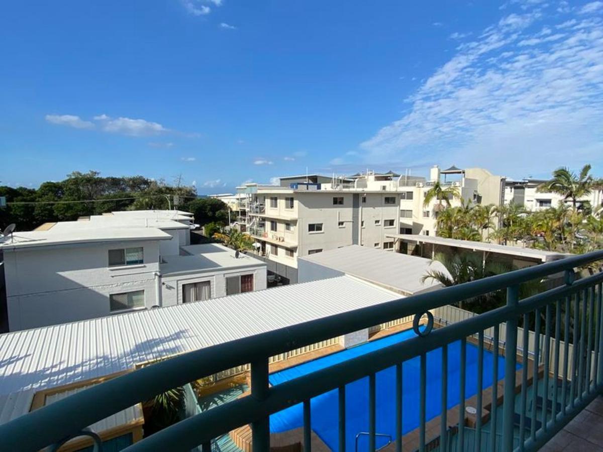 Apartment with Pool View