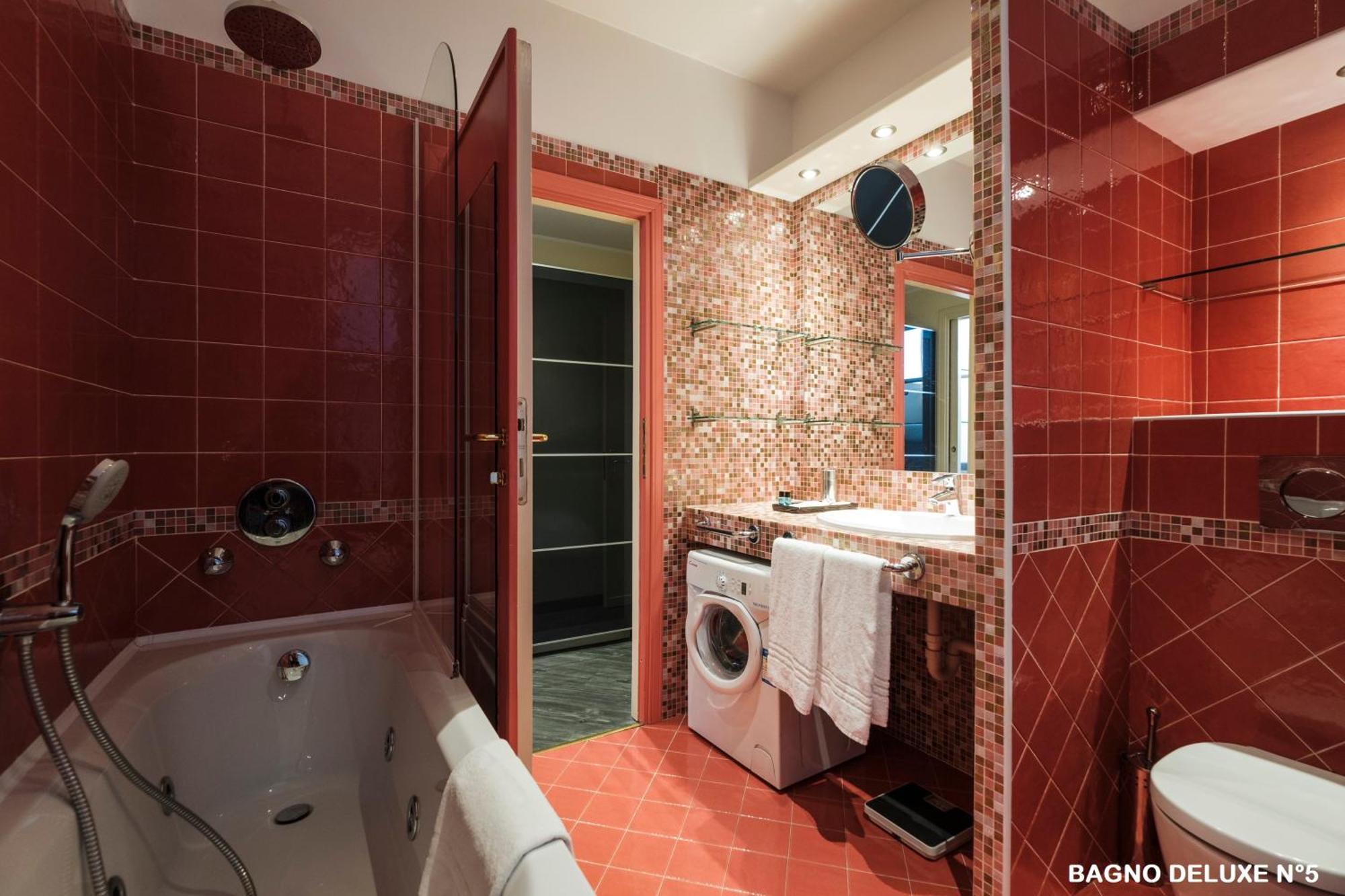 Deluxe One-Bedroom Apartment (4 Adults),1209325144:JPEG