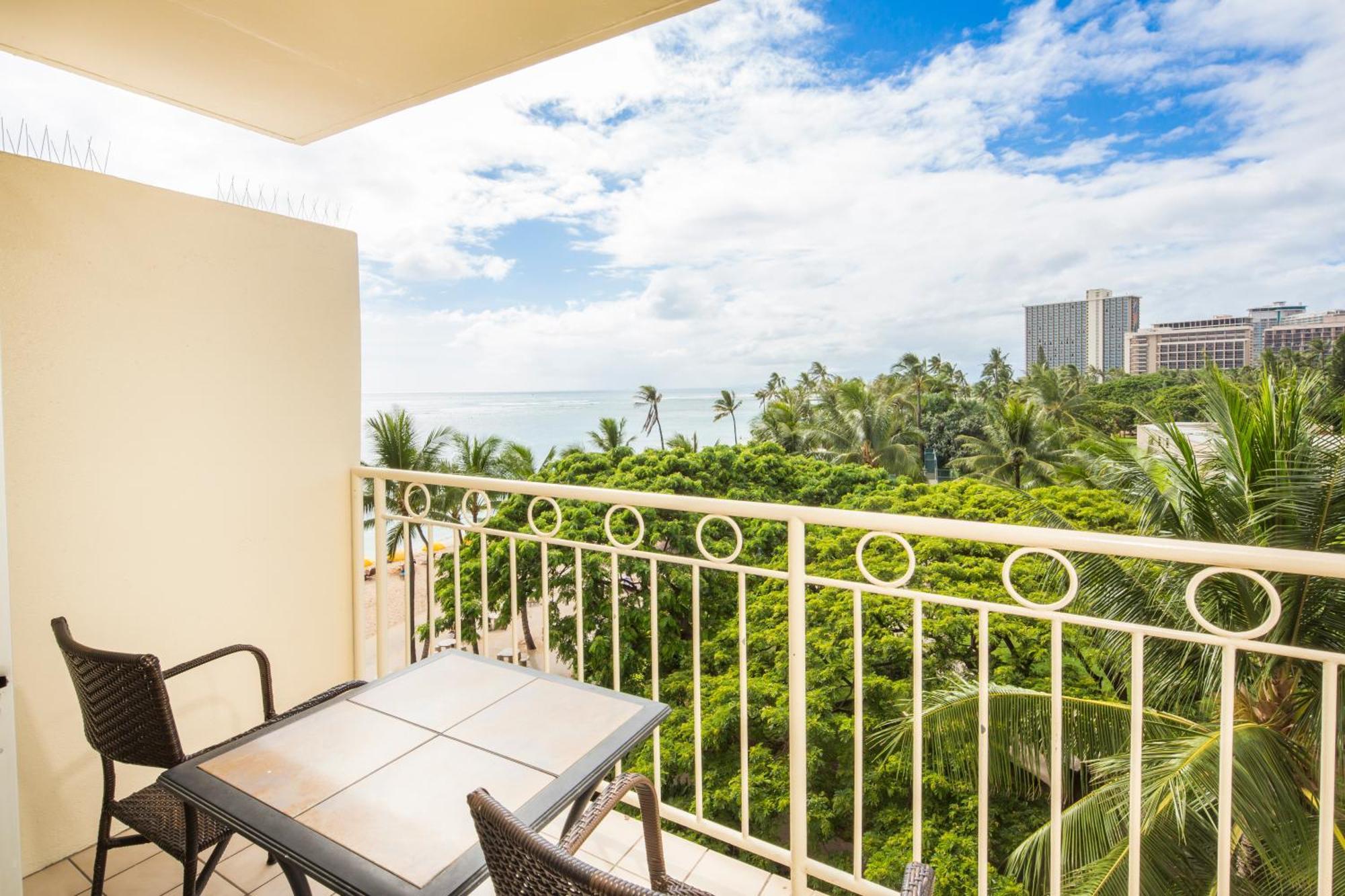 Studio Deluxe Ocean View Room