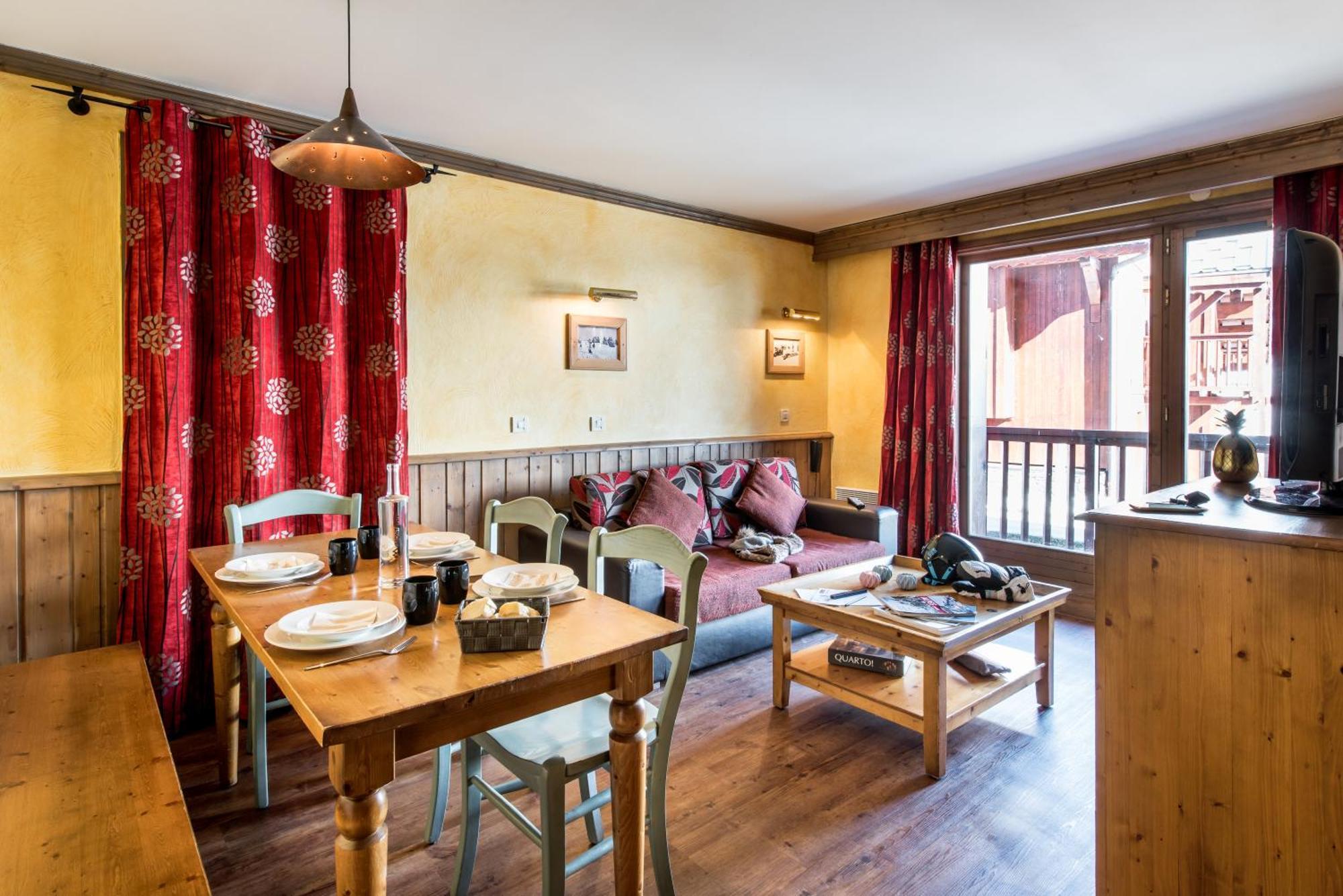 Two-Bedroom Apartment,1279186216:JPEG