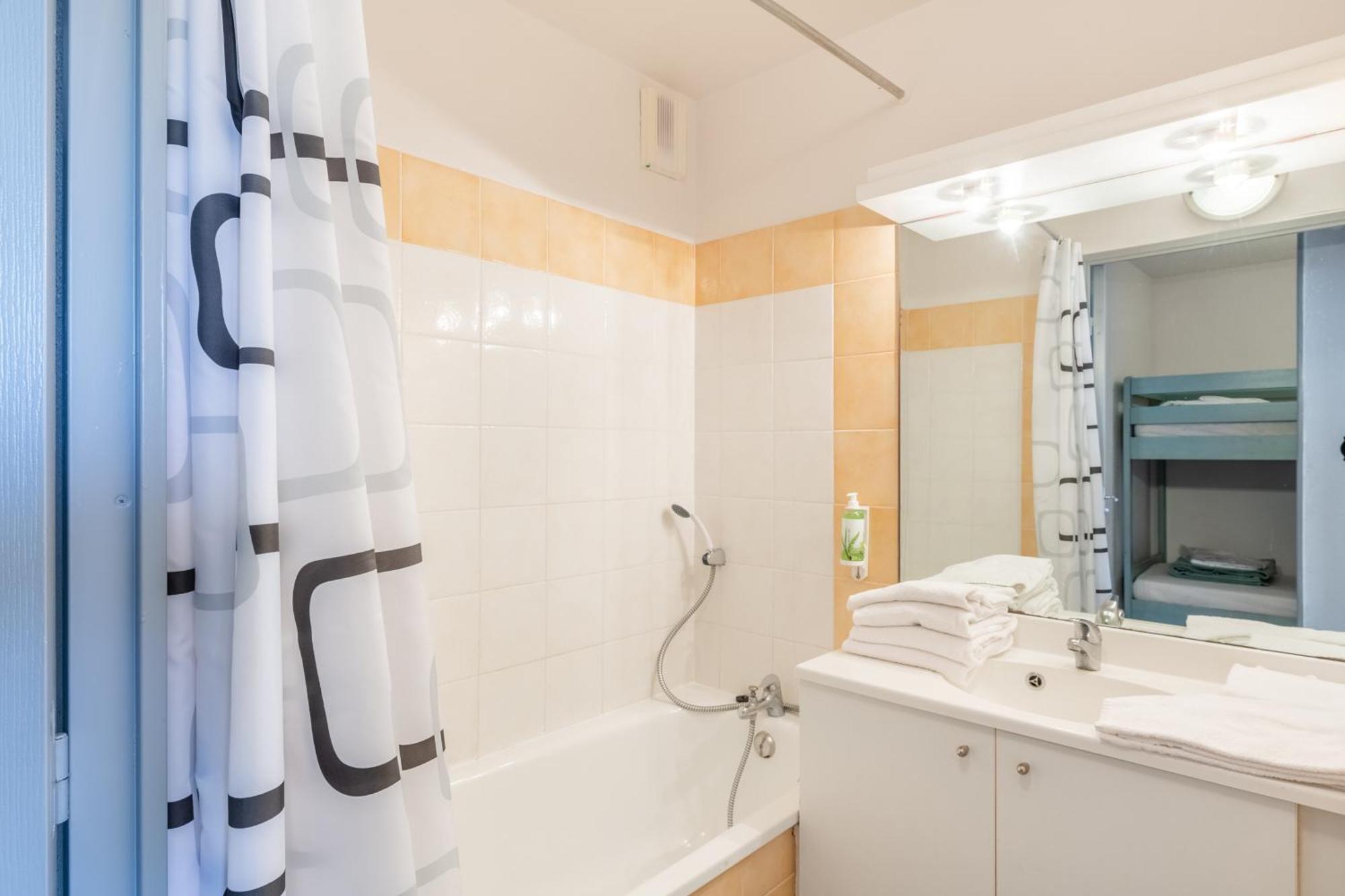 Studio,1215217906:JPEG