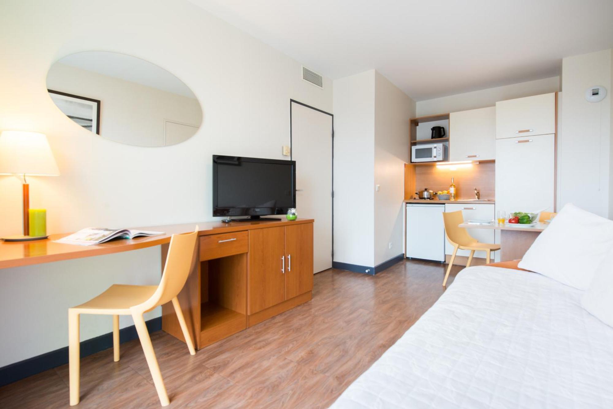 One Bedroom Apartment,1215263680:JPEG
