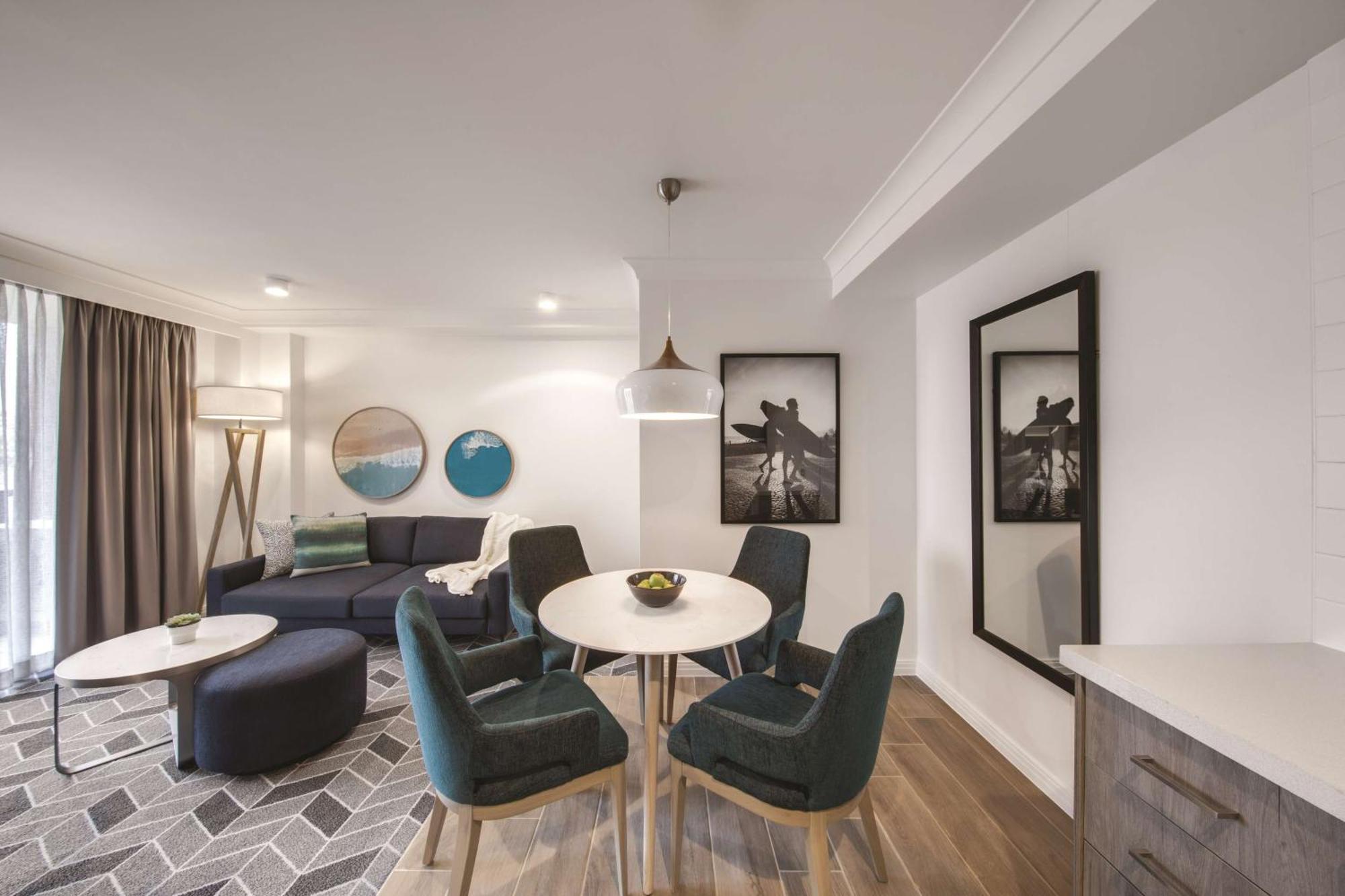 One-Bedroom Queen Apartment