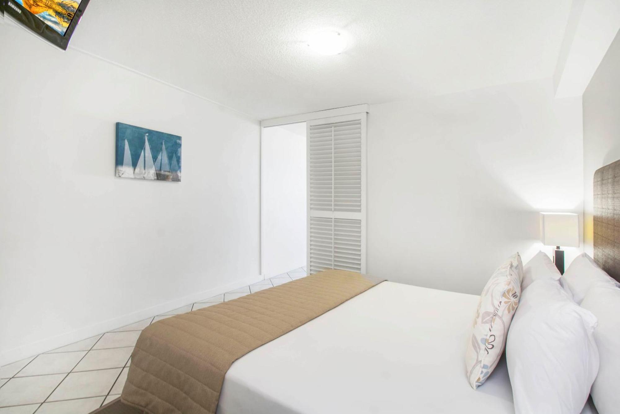 One-Bedroom Ocean View Apartment