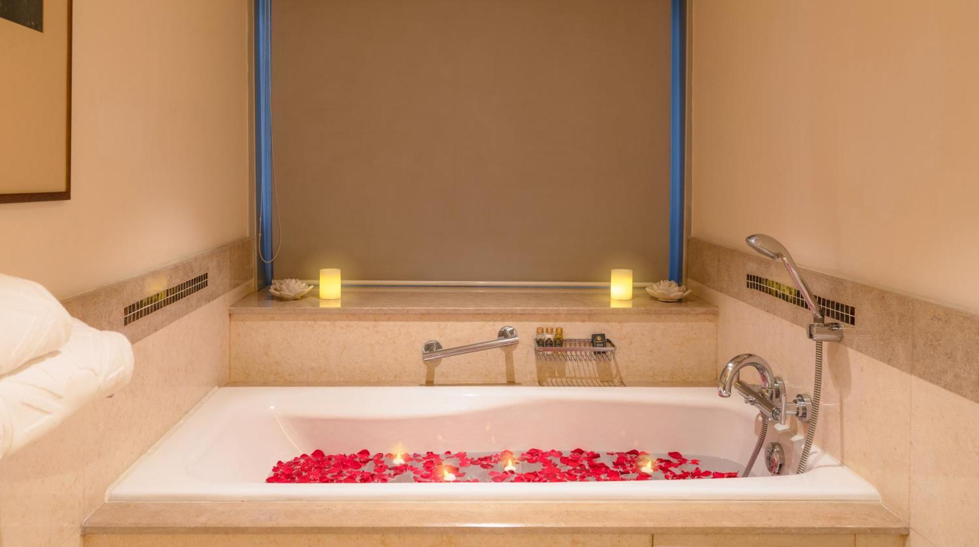 Two-Bedroom Apartment City View