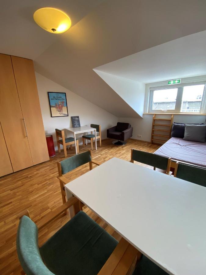 Twin Budget Room