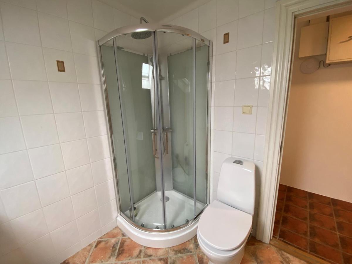 Twin Budget Room
