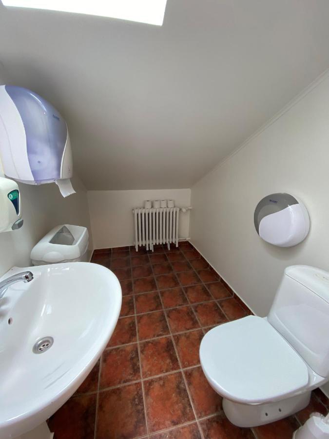 Twin Budget Room