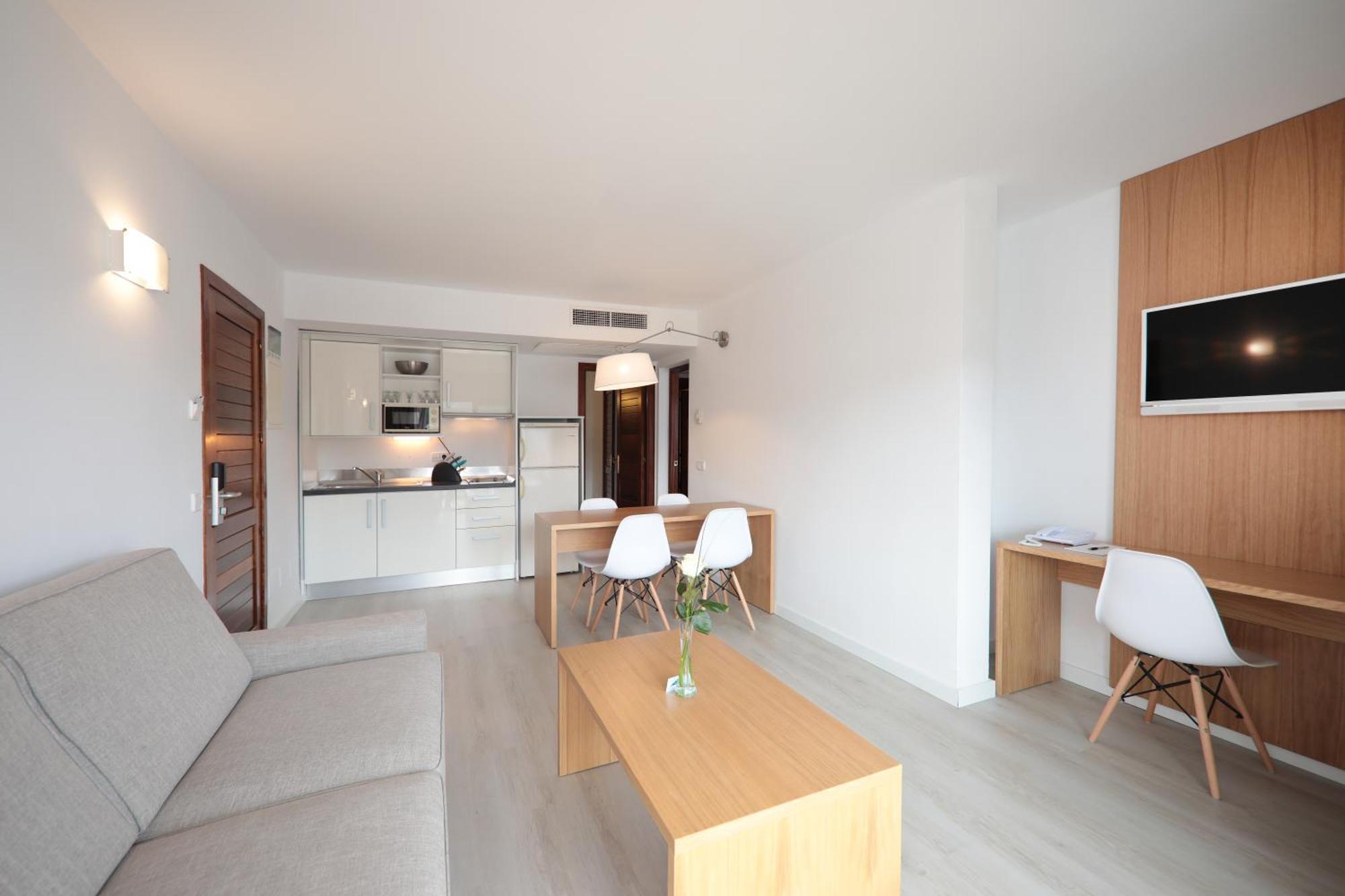 Standard Apartment,1272304696:JPEG