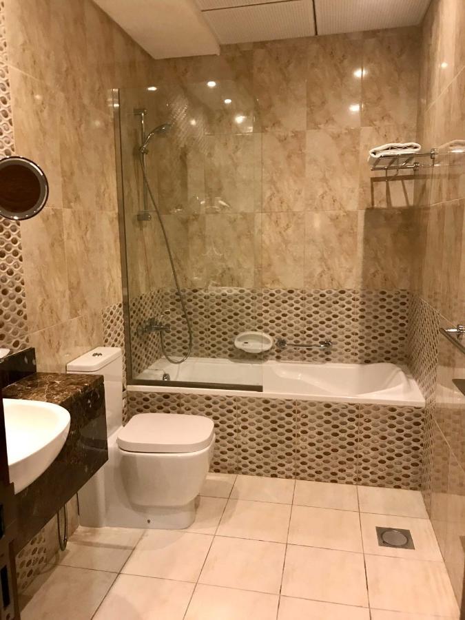 Superior One Bedroom Apartment,735913681:JPEG
