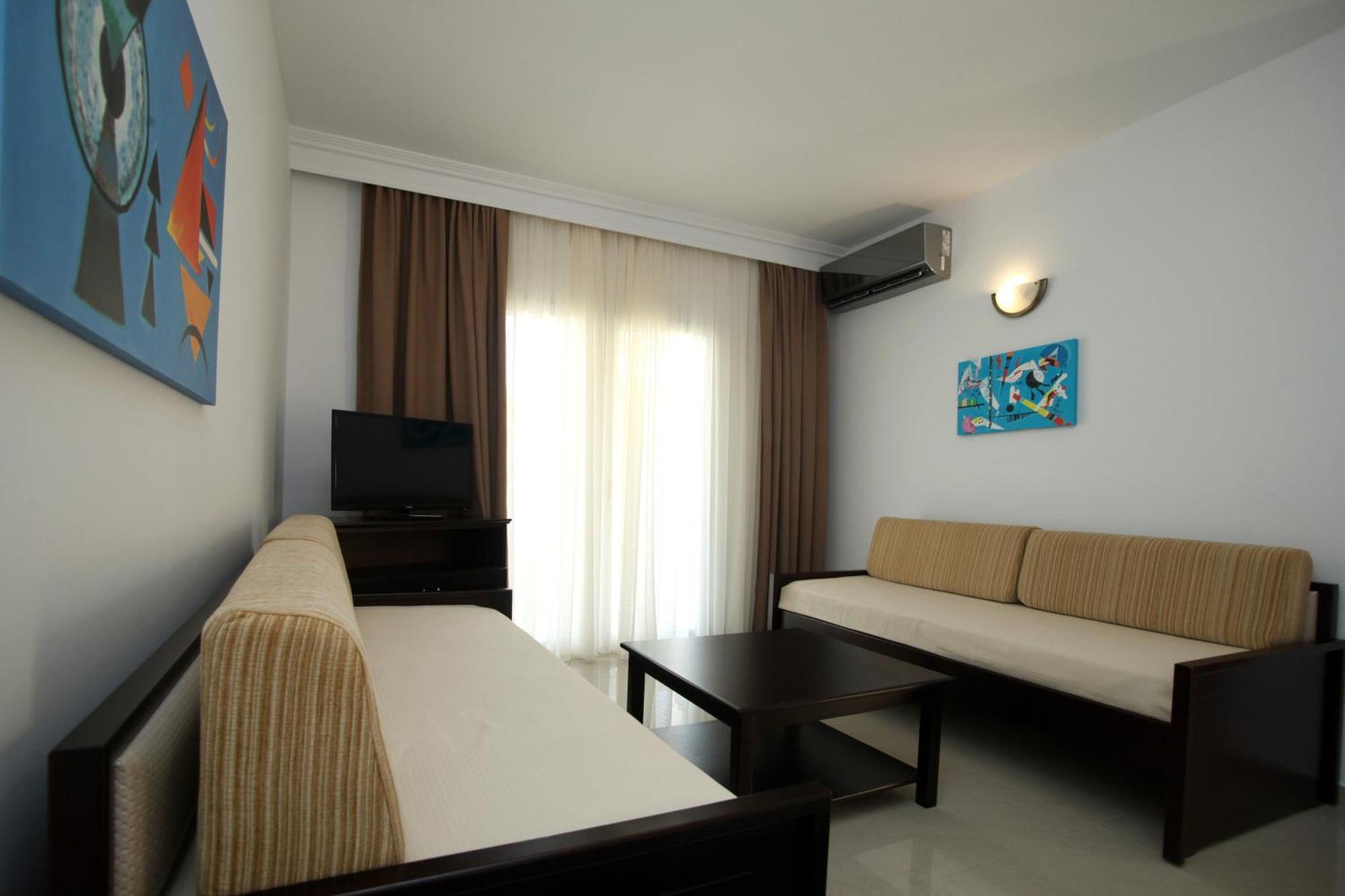 One-Bedroom Apartment with Garden View
