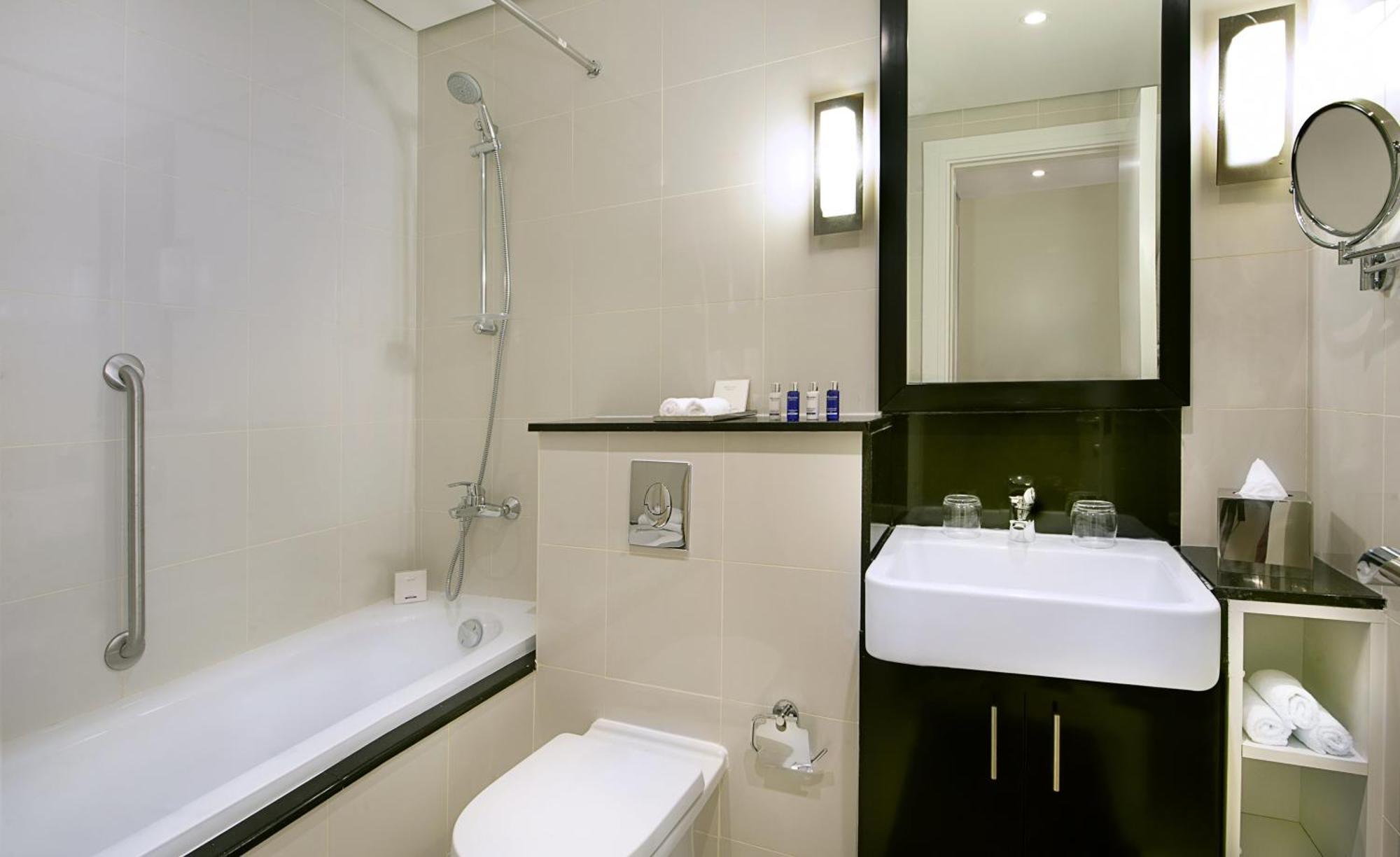 Deluxe Room kitchenette City Skyline View,1276949368:JPEG
