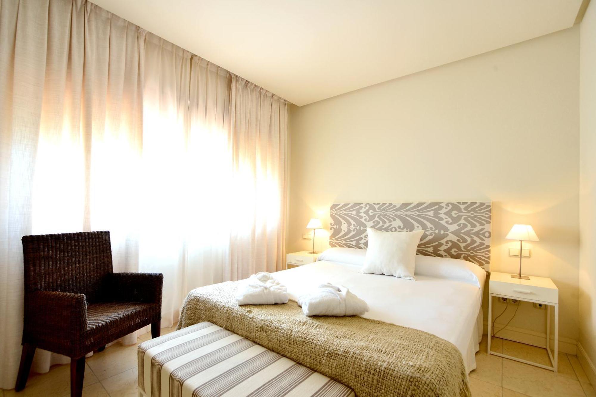 Luxury Three-Bedroom Apartment