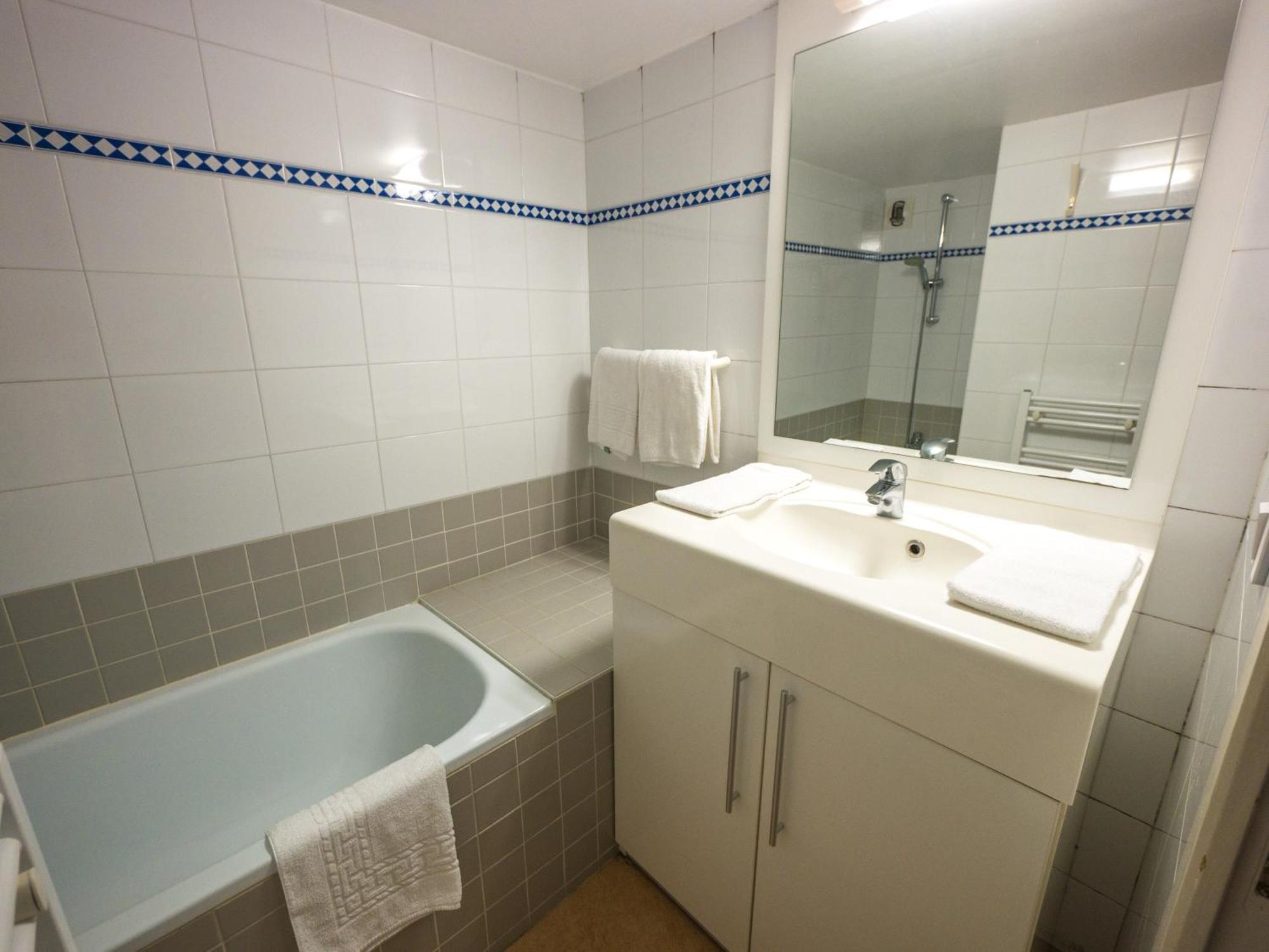Two-Bedroom Apartment,720851062:JPEG