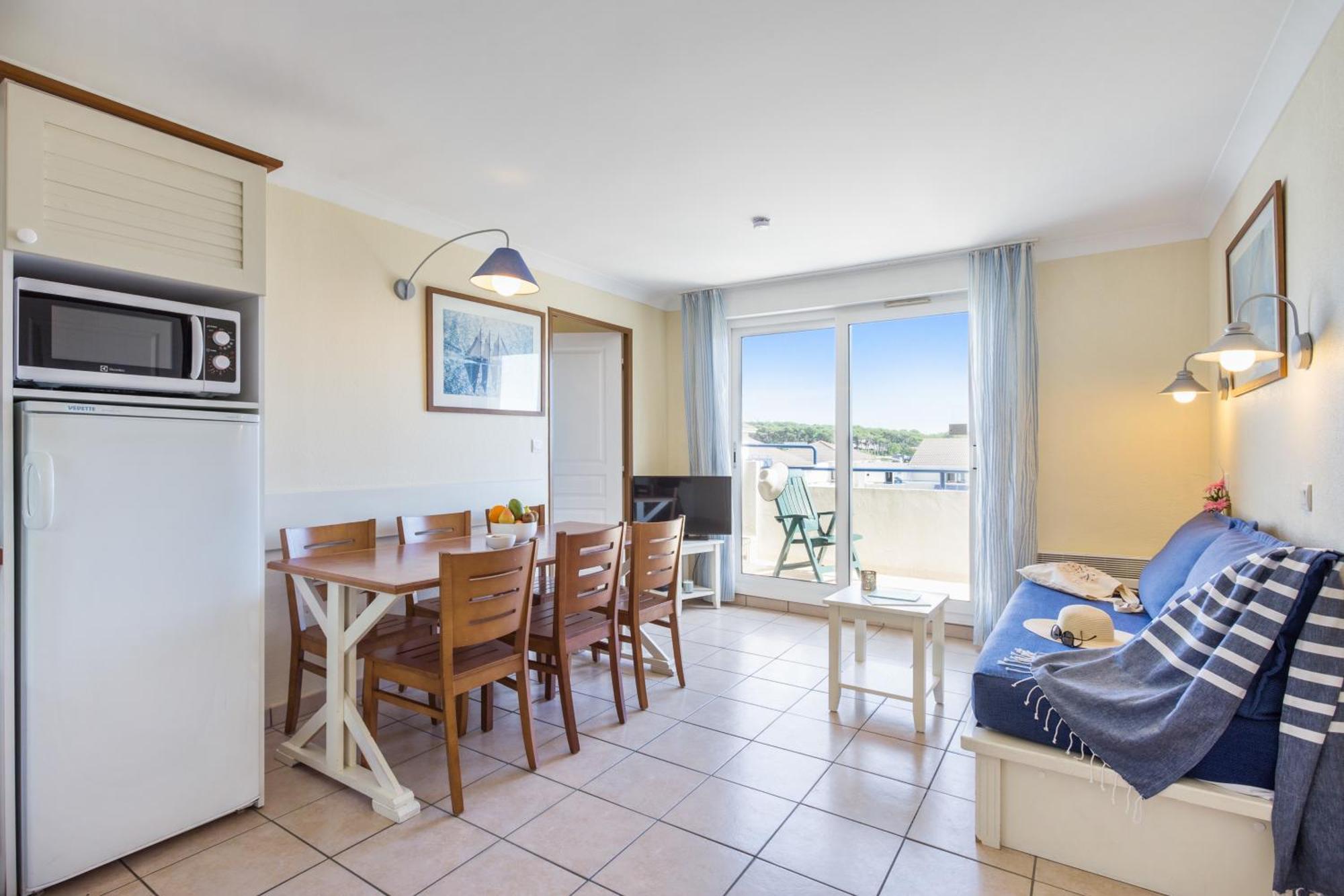 Two-Bedroom Apartment with Balcony (6 People)