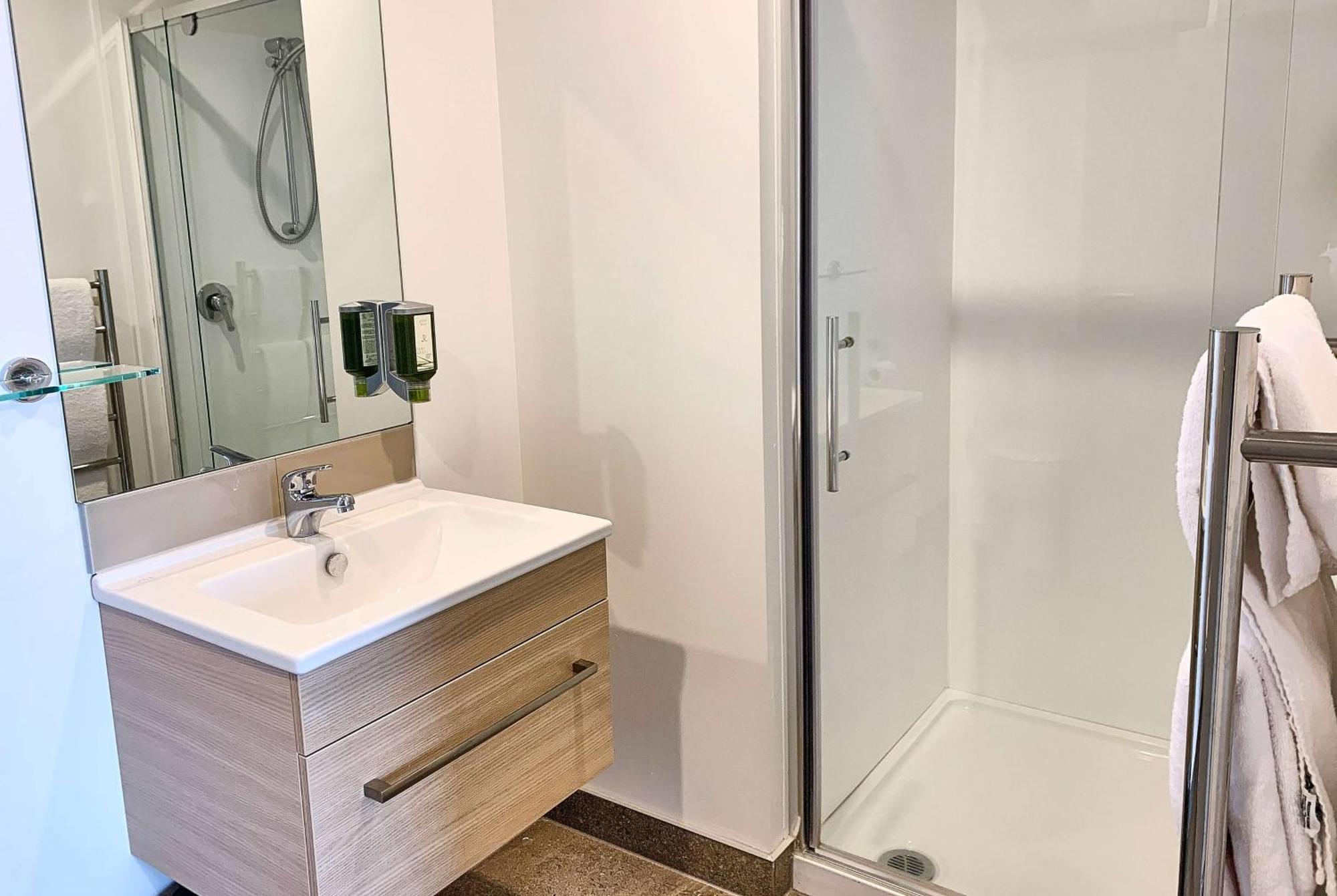 One-Bedroom Apartment Non-Smoking