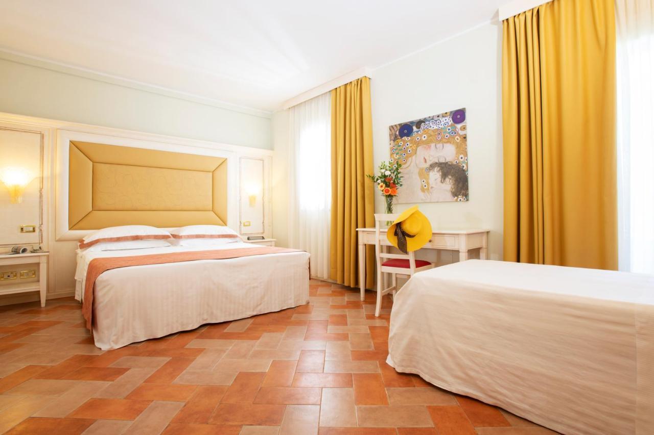Triple Room,1287825247:JPEG
