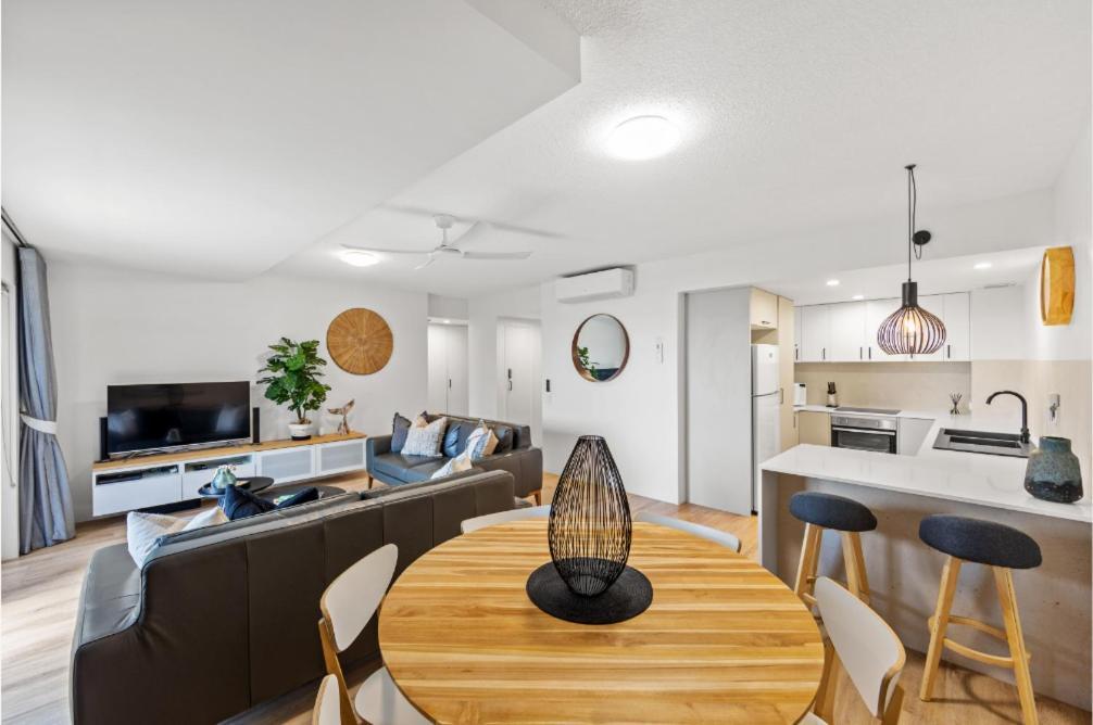 2 Bedroom Ocean View Level 2 South Unit 5,1697110322:JPEG