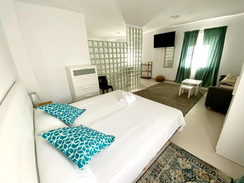 Deluxe Double Studio