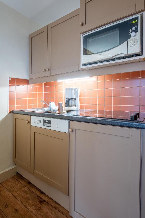 One-Bedroom Apartment with Balcony and  Mountain View (4 People)