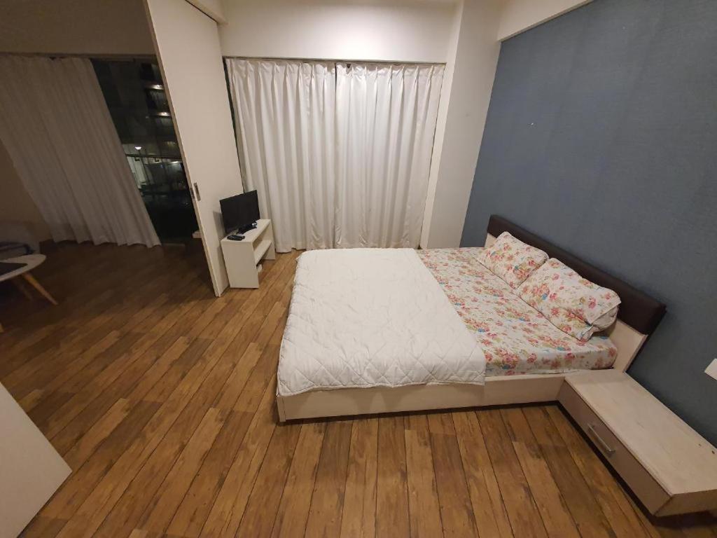 Apartment with Garden View