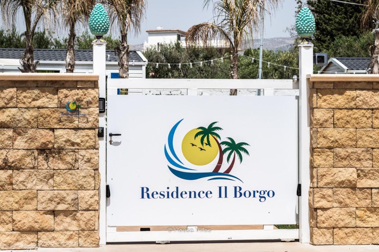 Bungalow Beach Front,1299147100:JPEG