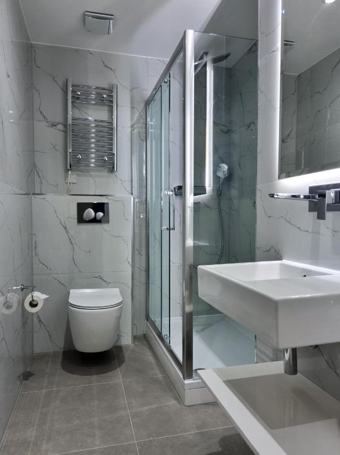 Signature Jacuzzi Suite