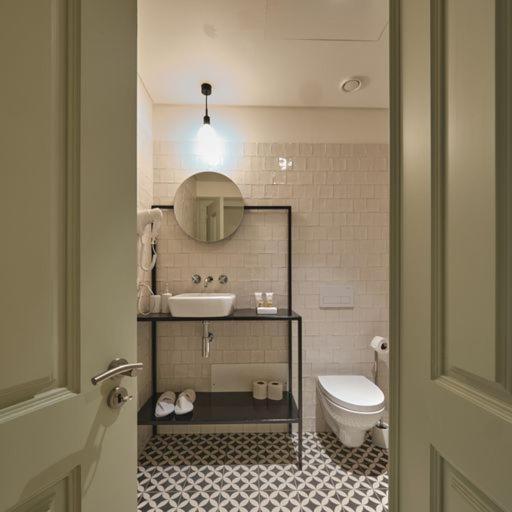 Superior One-Bedroom Apartment	 Balcony