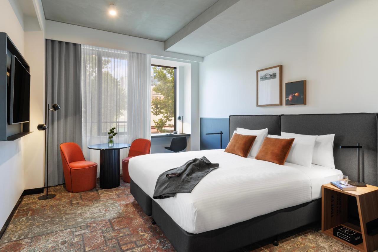 Executive Veriu Suite